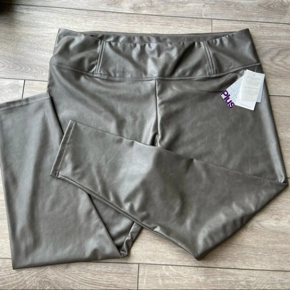 NWT 7 For All Mankind Faux Leather Legging